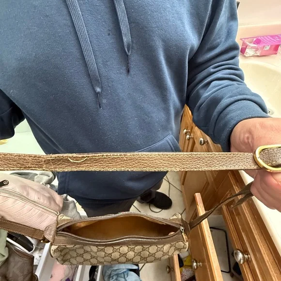 Gucci Tan and Brown GG Crossbody Bag - Picture 8 of 11